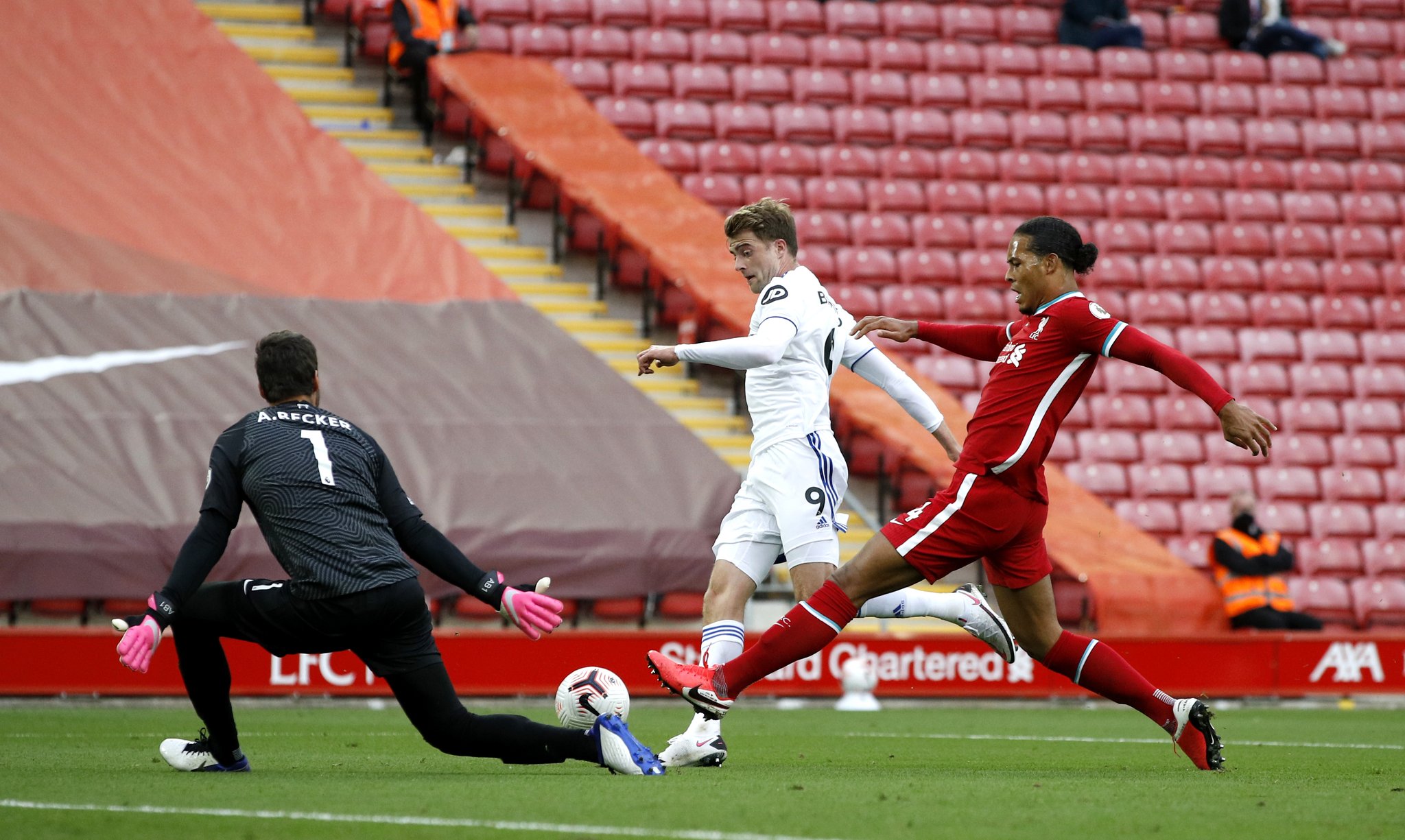 后防中坚 后防中坚