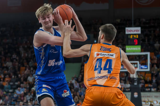 战术灵活的 战术灵活的